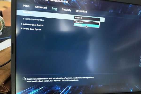 Изящный ноутбук Asus поставляется без операционной системы, как загрузиться с флешки Изящный ноутбук Asus поставляется без операционной системы, как загрузиться с флешки