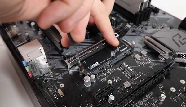 Я делаю высококлассный игровой ПК для друга Я делаю высококлассный игровой ПК для друга