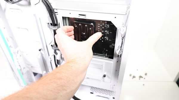 Я делаю высококлассный игровой ПК для друга Я делаю высококлассный игровой ПК для друга