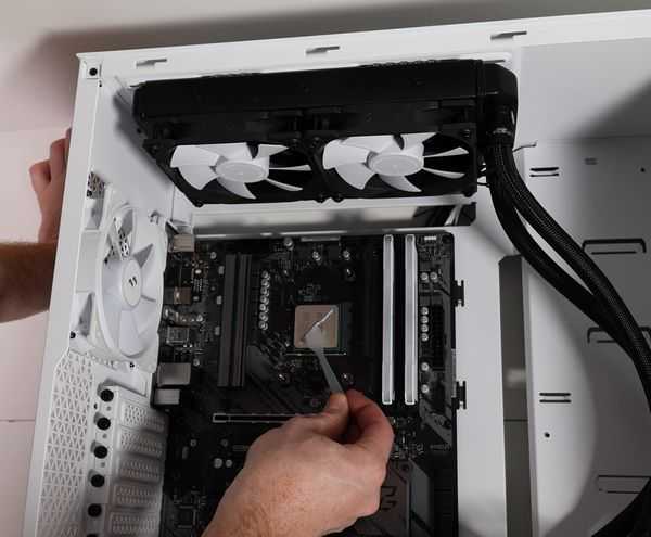 Я делаю высококлассный игровой ПК для друга Я делаю высококлассный игровой ПК для друга