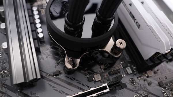 Я делаю высококлассный игровой ПК для друга Я делаю высококлассный игровой ПК для друга