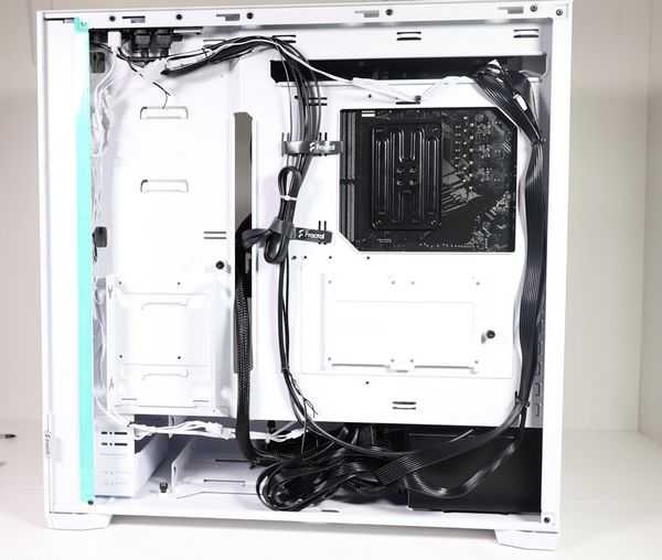 Я делаю высококлассный игровой ПК для друга Я делаю высококлассный игровой ПК для друга