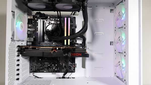 Я делаю высококлассный игровой ПК для друга Я делаю высококлассный игровой ПК для друга