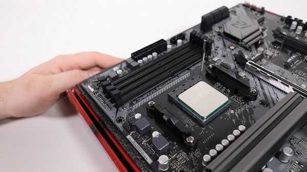 Я делаю высококлассный игровой ПК для друга Я делаю высококлассный игровой ПК для друга