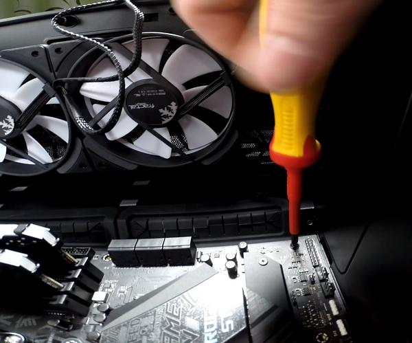 Крутой игровой ПК и две новые видеоигры Крутой игровой ПК и две новые видеоигры