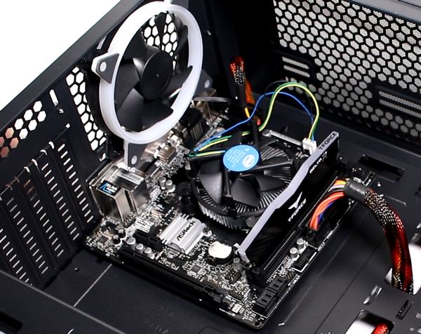 Крутой ПК среднего класса Крутой ПК среднего класса