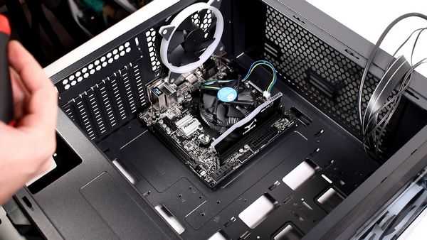 Крутой ПК среднего класса Крутой ПК среднего класса