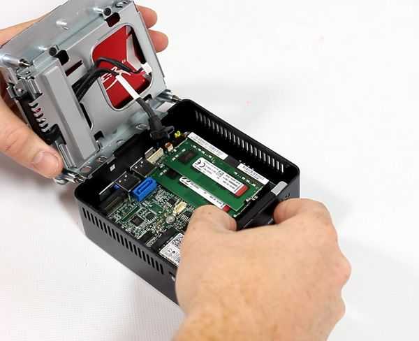 Маленький мощный компьютер Intel nuc Маленький мощный компьютер Intel nuc