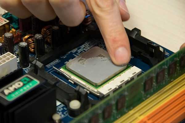 Монтаж процессора шаг за шагом Монтаж процессора шаг за шагом