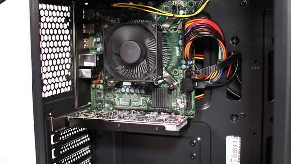 Необычный настольный набор из amd amd 4700s Необычный настольный набор из amd amd 4700s