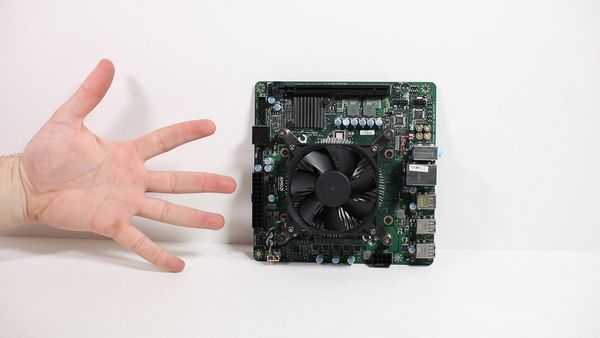 Необычный настольный набор из amd amd 4700s Необычный настольный набор из amd amd 4700s