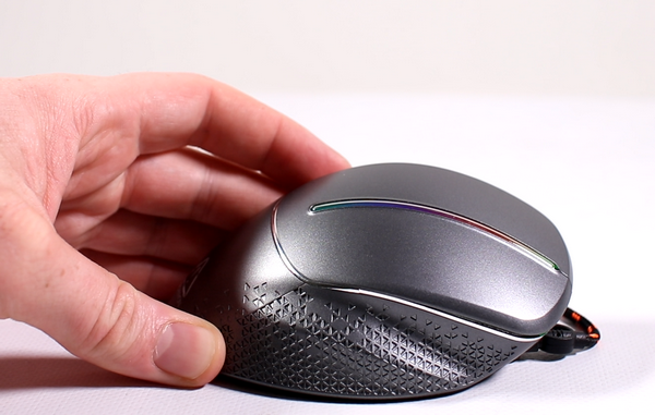 Самая странная вертикальная мышь от Canyon. Самая странная вертикальная мышь от Canyon.