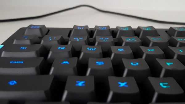 Asus tuf k1 - идеальная клавиатура для игр и потокового вещания
